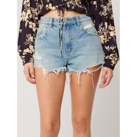ROLLA'S Pants - Rolla's Distressed Denim Cutoff Shorts | Light Wash | Festival Summer Staple